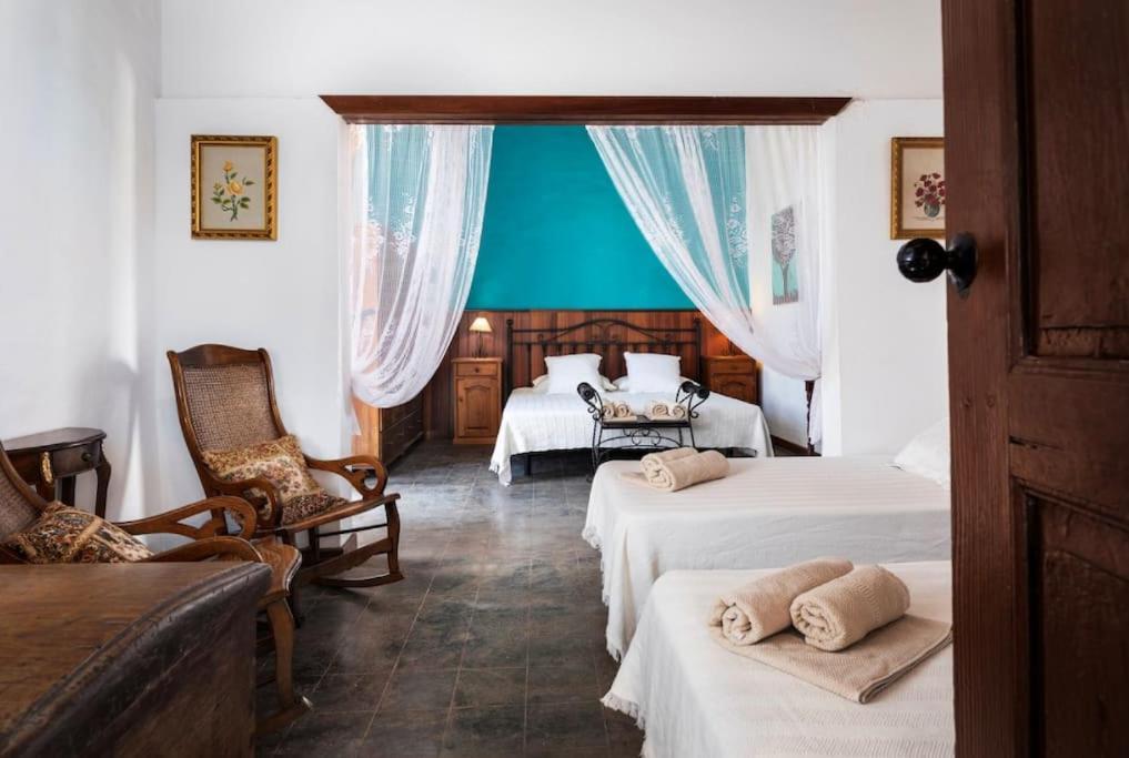 Histórica Con Molino De Viento Villa Antigua (Fuerteventura)