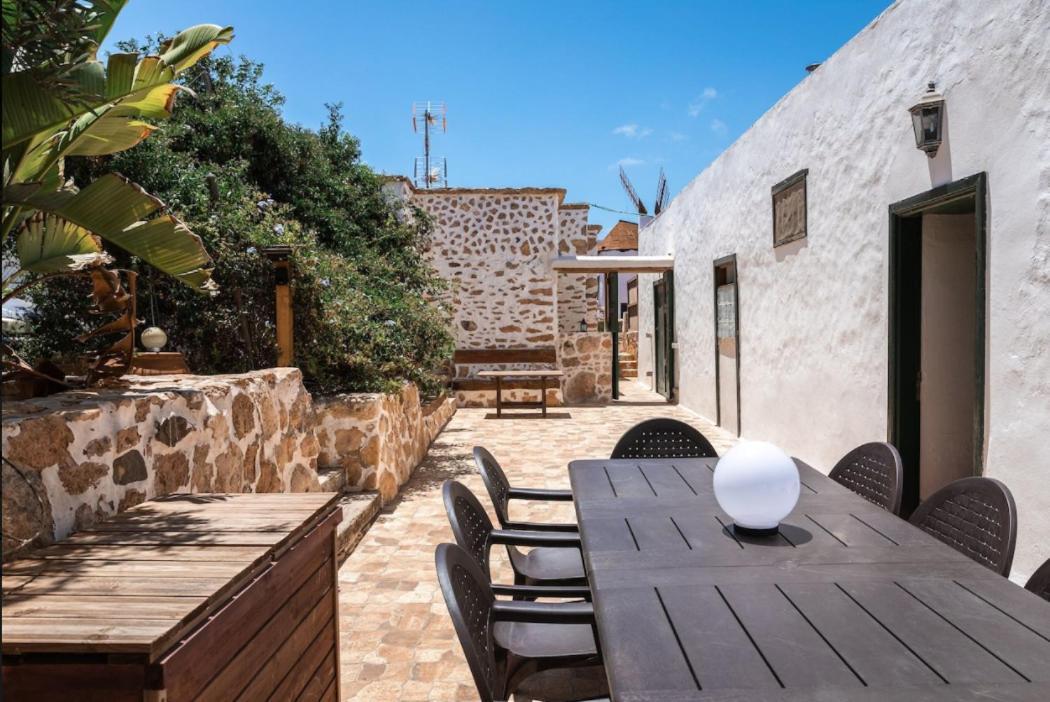 Histórica Con Molino De Viento * Antigua (Fuerteventura)
